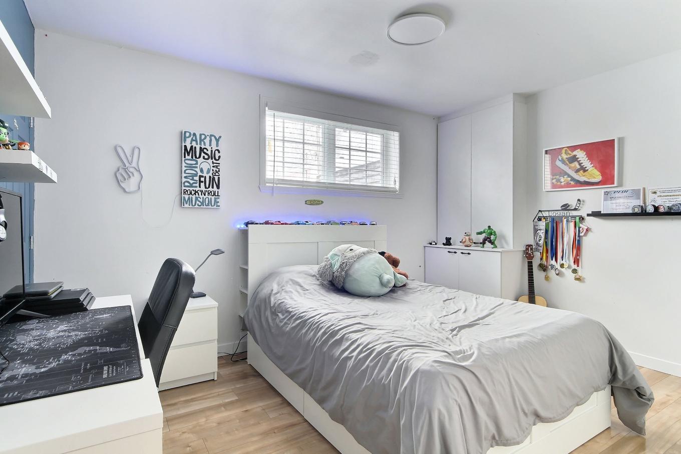 Chambre à coucher - 98 Rue Des Hayes, Québec (Beauport), QC - Indoor Photo Showing Bedroom