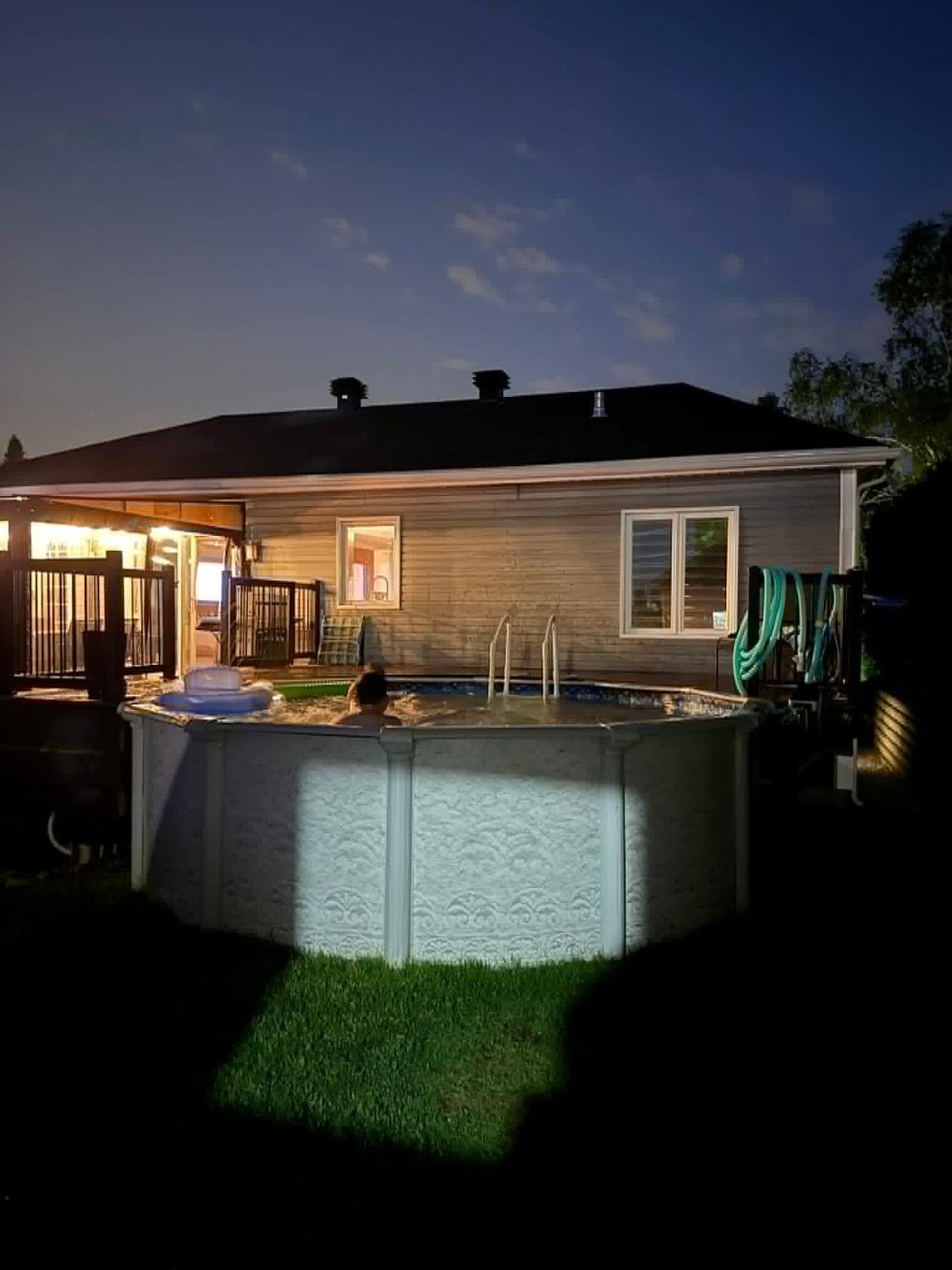 Piscine - 98 Rue Des Hayes, Québec (Beauport), QC - Outdoor