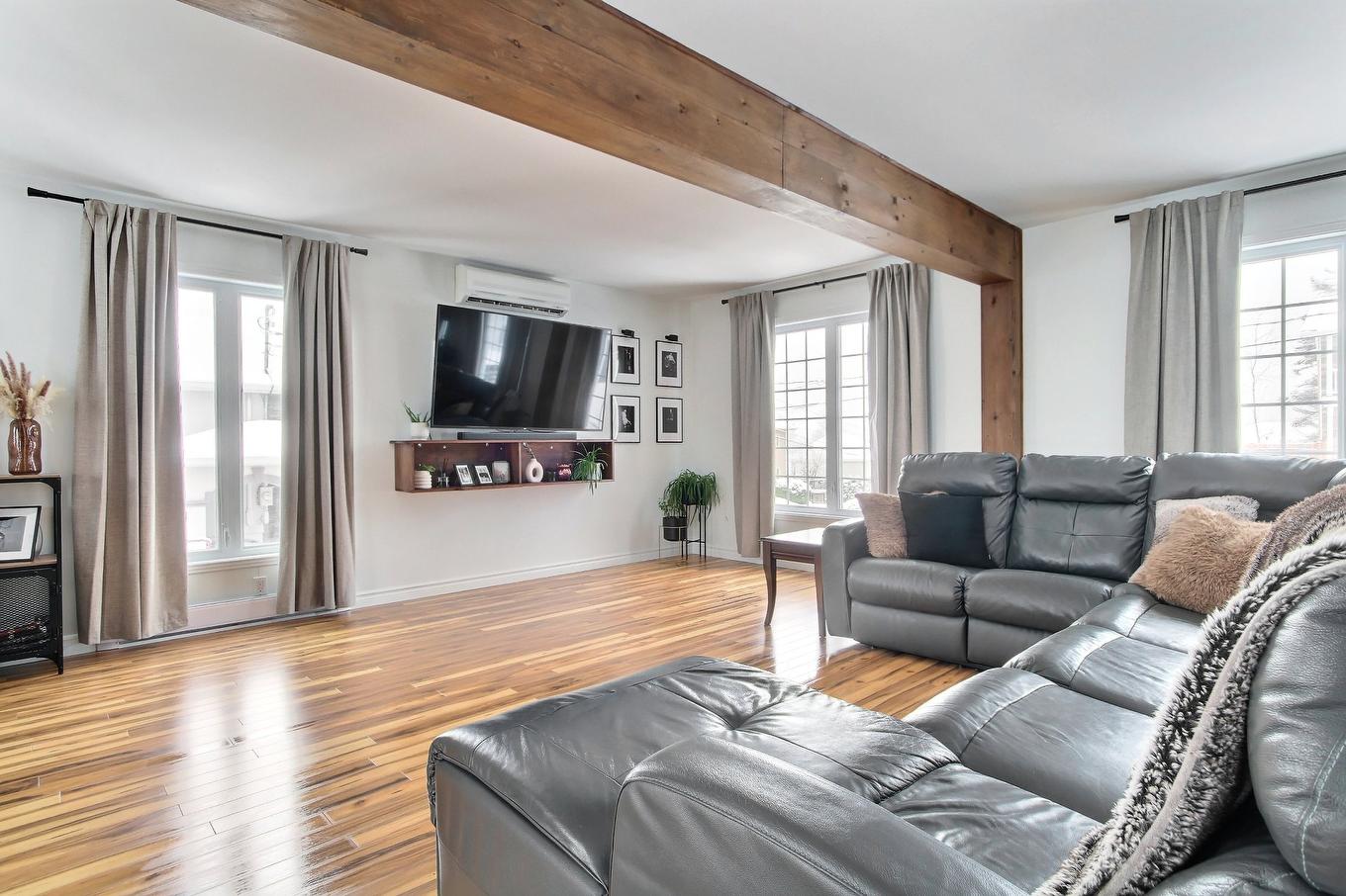 Salon - 98 Rue Des Hayes, Québec (Beauport), QC - Indoor Photo Showing Living Room With Fireplace