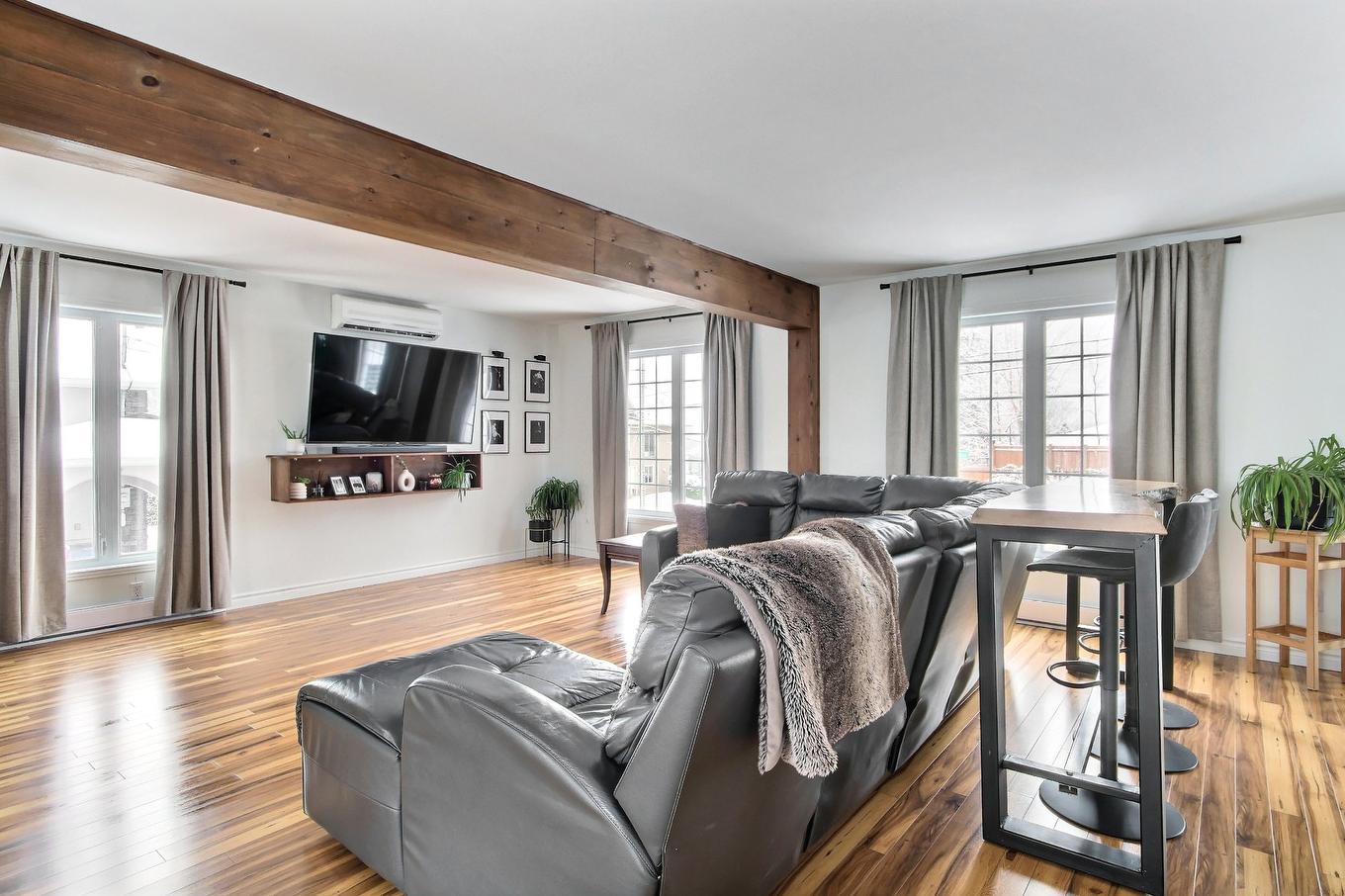 Salon - 98 Rue Des Hayes, Québec (Beauport), QC - Indoor Photo Showing Living Room