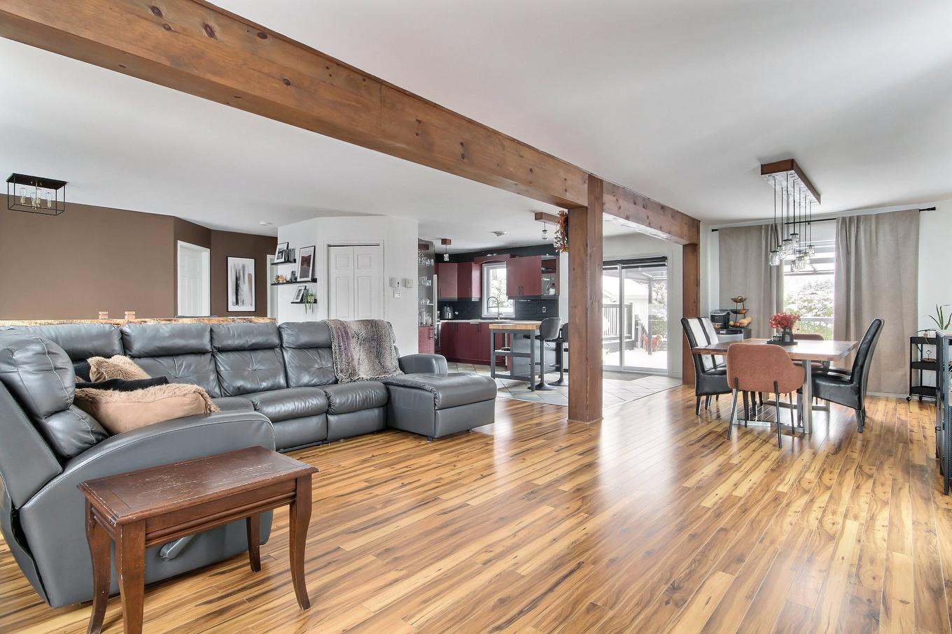 Vue d'ensemble - 98 Rue Des Hayes, Québec (Beauport), QC - Indoor Photo Showing Living Room