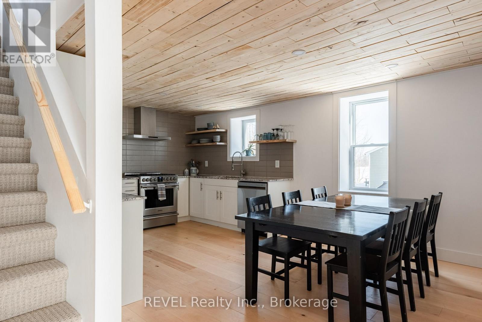 Large eat in kitchen - 80 Lighthouse Drive, Haldimand (Dunnville), ON - Indoor Photo Showing Dining Room