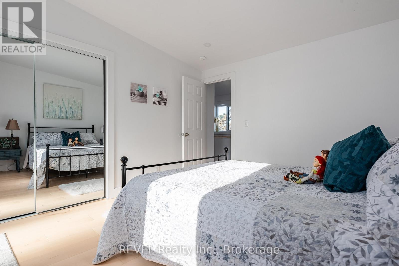 80 Lighthouse Drive, Haldimand (Dunnville), ON - Indoor Photo Showing Bedroom