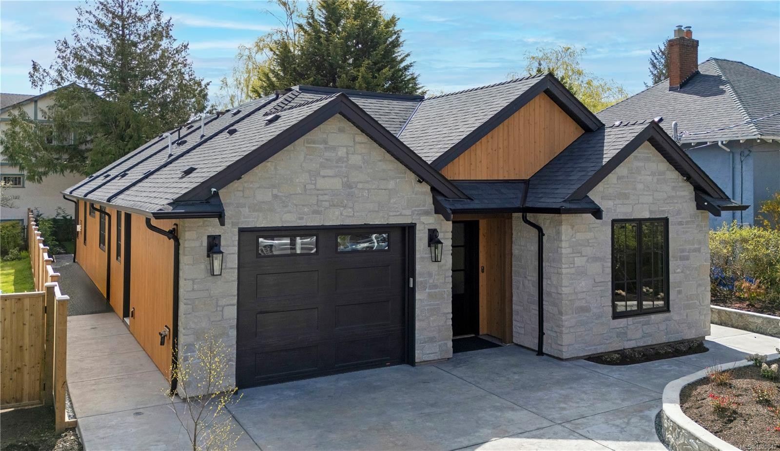 2189 Beaverbrooke St, Oak Bay, BC