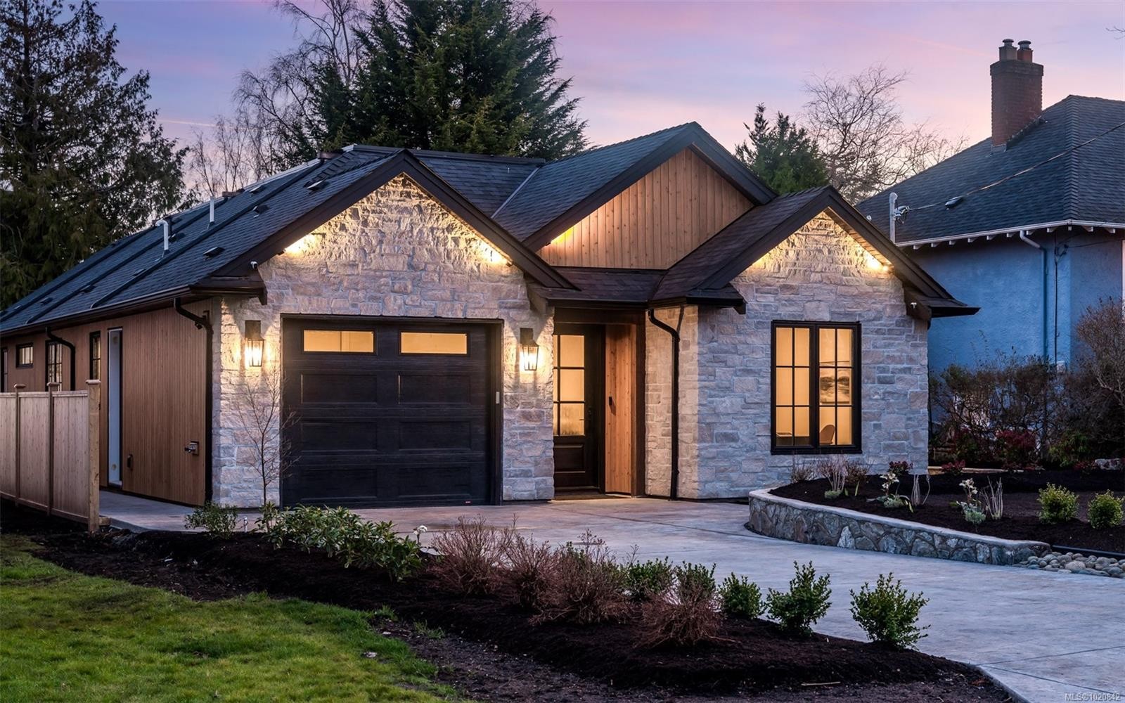 2189 Beaverbrooke St, Oak Bay, BC