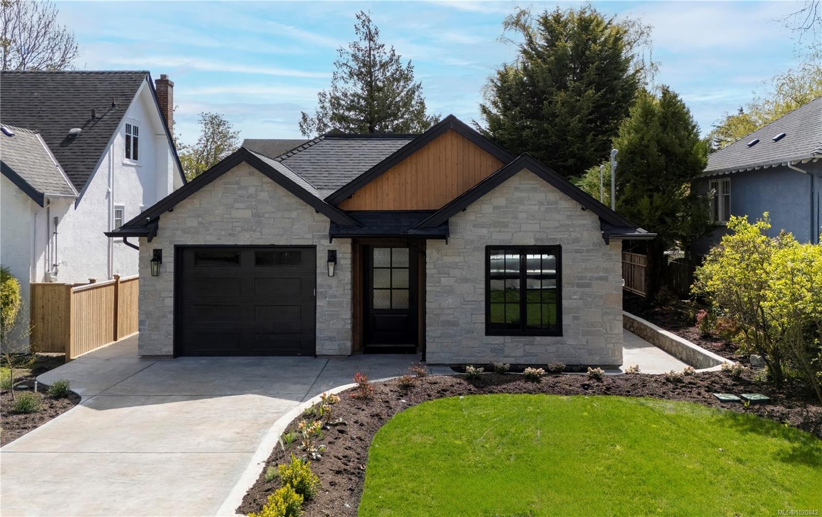 2189 Beaverbrooke St, Oak Bay, BC