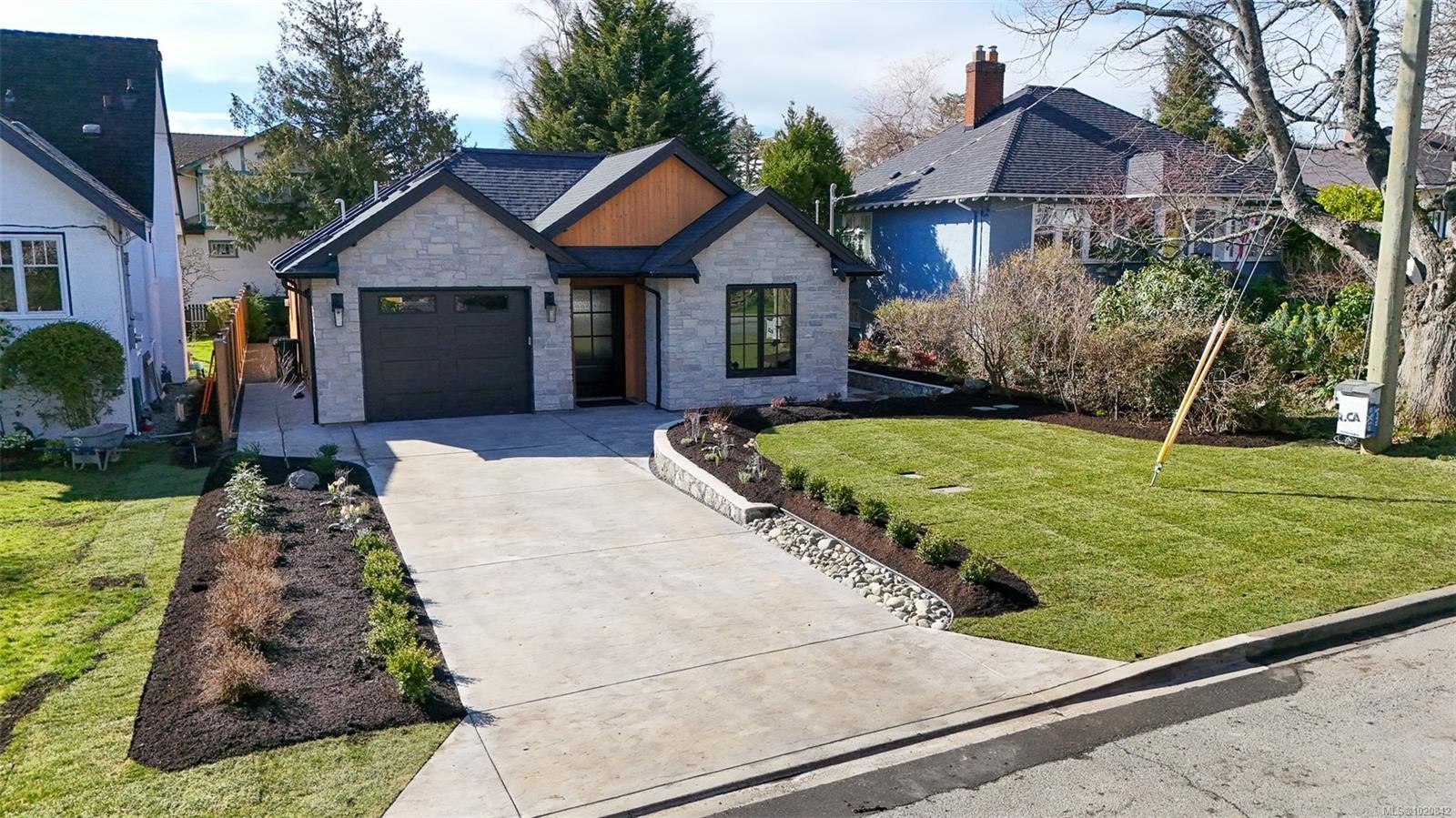 2189 Beaverbrooke St, Oak Bay, BC