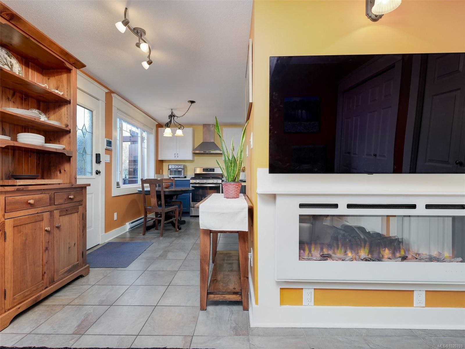 1152 Chapman St, Victoria, BC