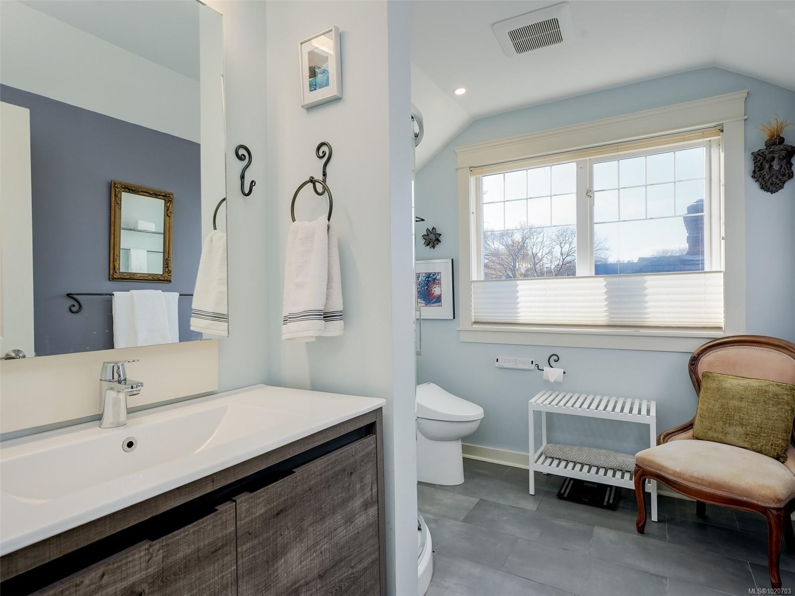 1152 Chapman St, Victoria, BC