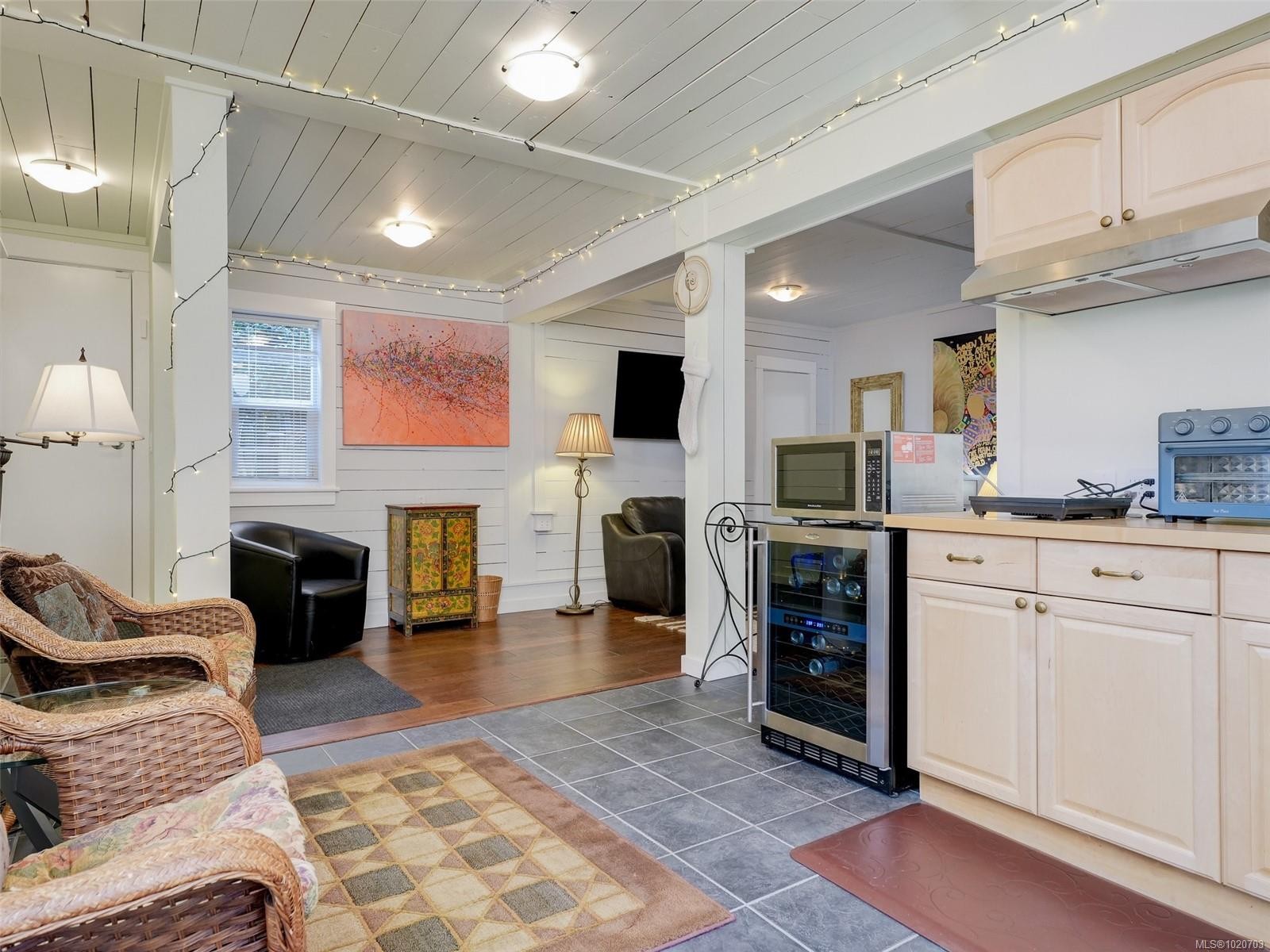 1152 Chapman St, Victoria, BC