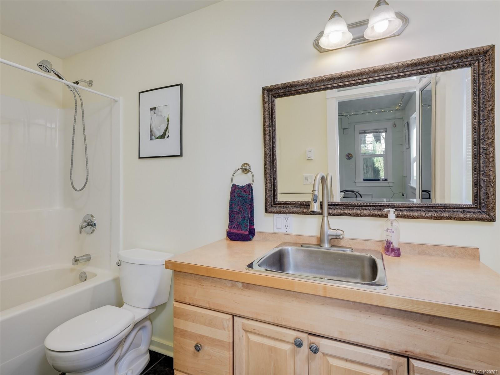 1152 Chapman St, Victoria, BC