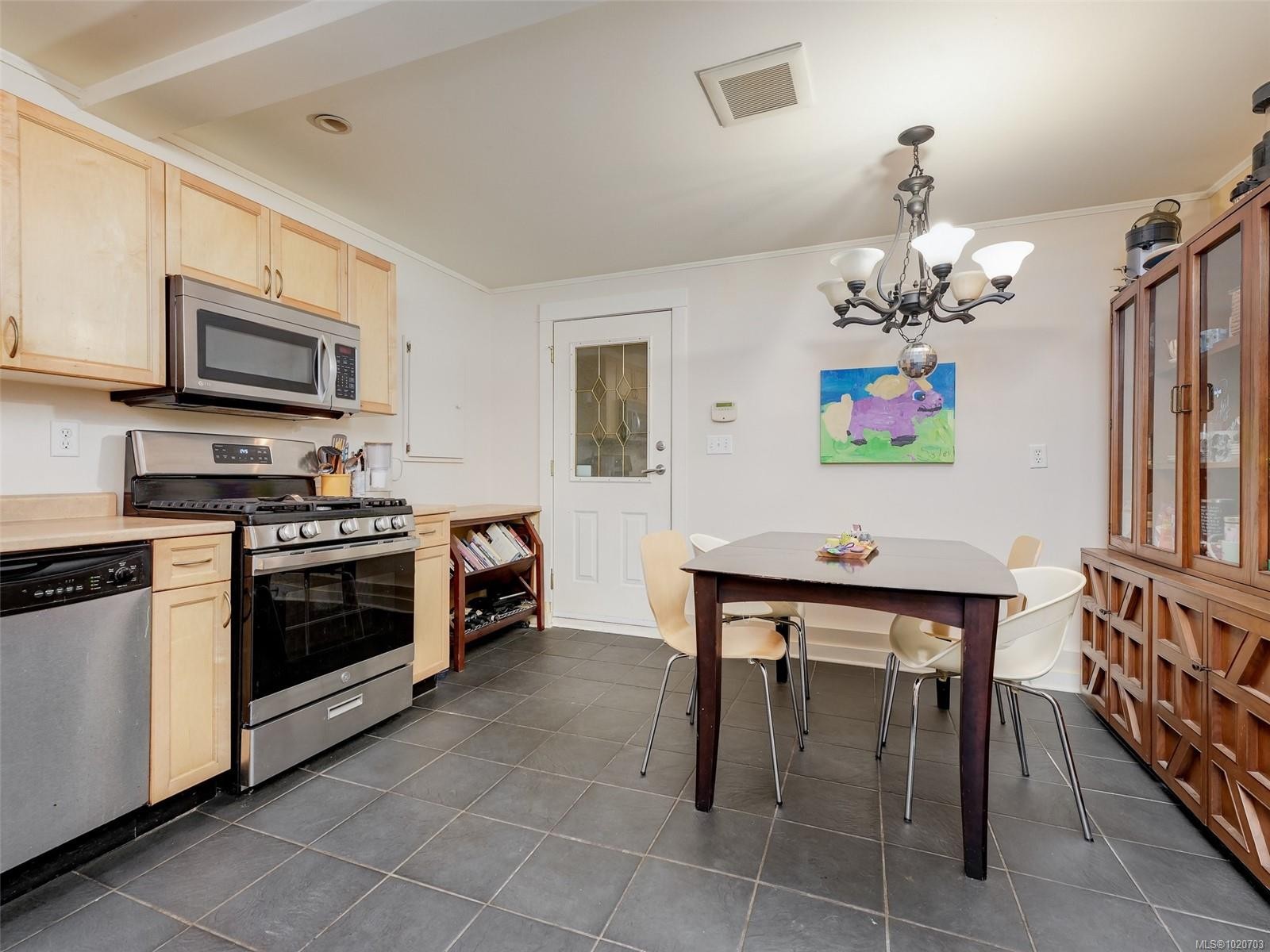 1152 Chapman St, Victoria, BC