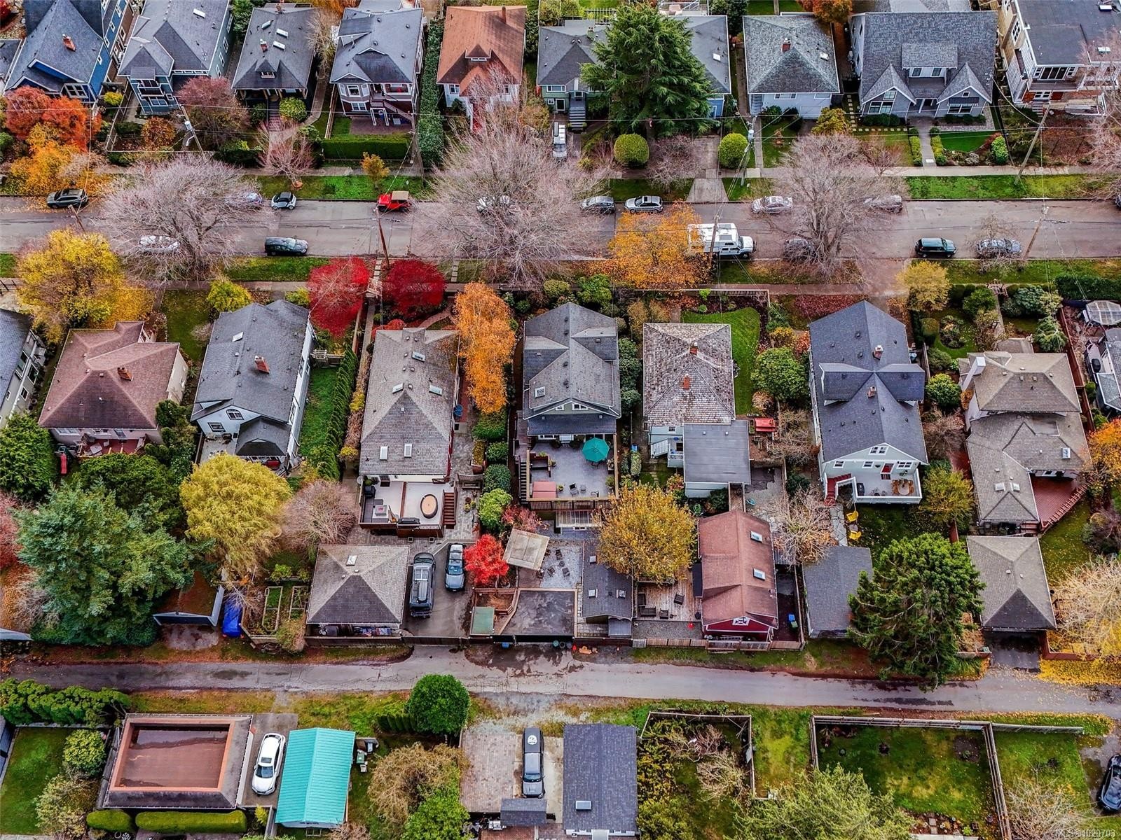 1152 Chapman St, Victoria, BC