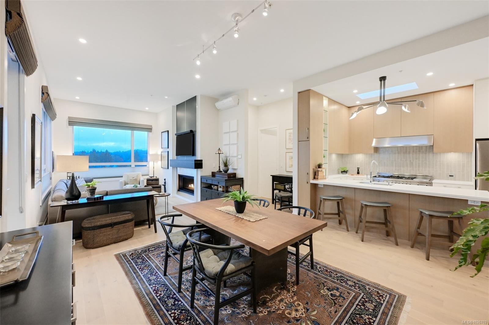 Ph5-2285 Bowker Ave, Oak Bay, BC - Indoor Photo Showing Other Room