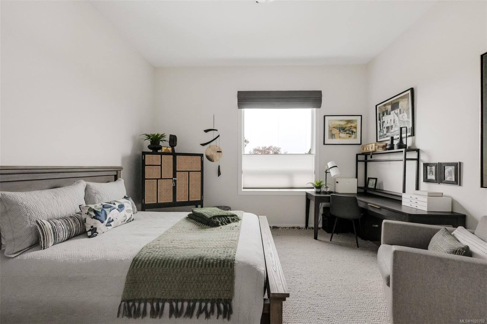 Ph5-2285 Bowker Ave, Oak Bay, BC - Indoor Photo Showing Bedroom