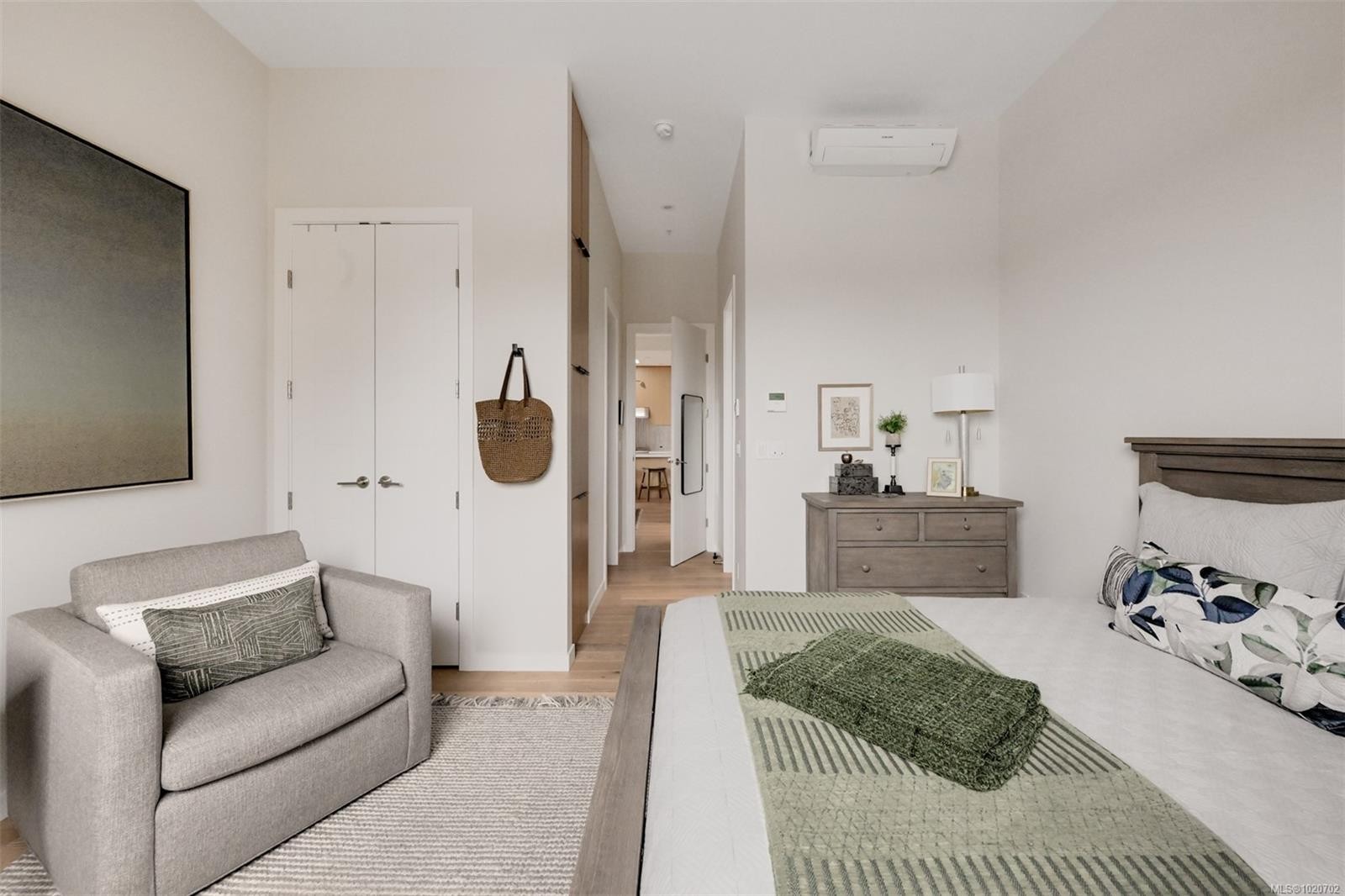 Ph5-2285 Bowker Ave, Oak Bay, BC - Indoor Photo Showing Bedroom