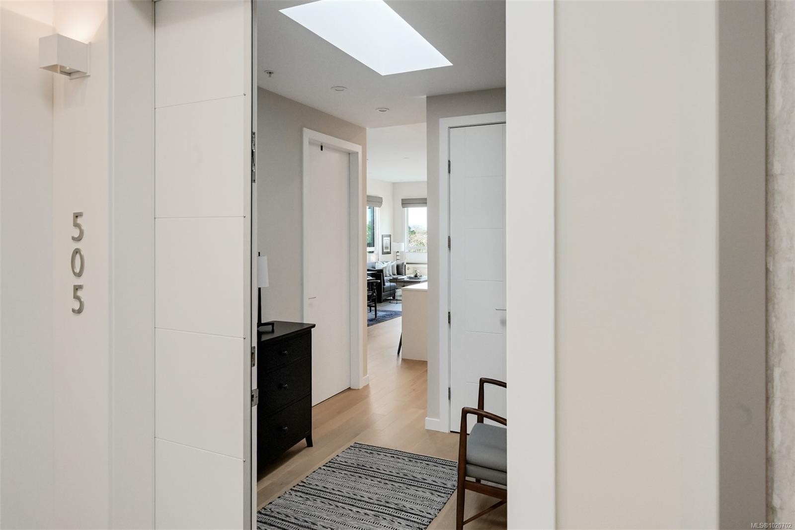 Ph5-2285 Bowker Ave, Oak Bay, BC - Indoor Photo Showing Other Room