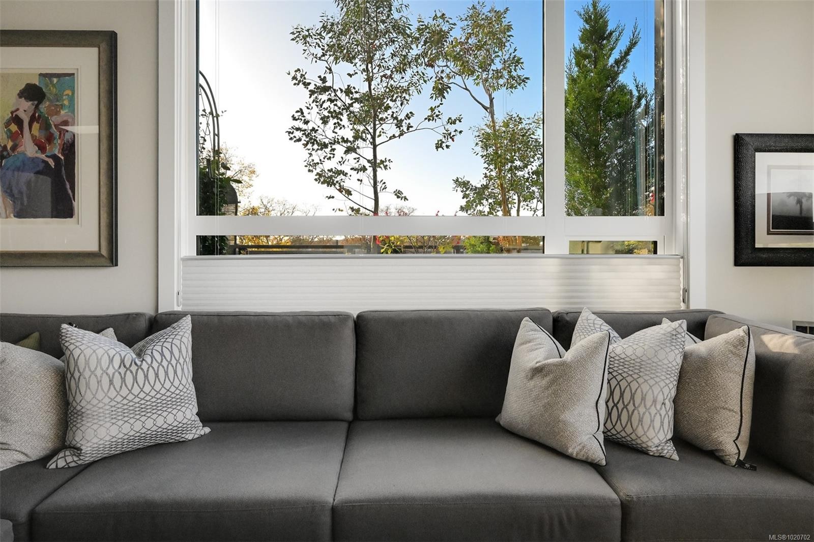 Ph5-2285 Bowker Ave, Oak Bay, BC - Photo Showing Living Room