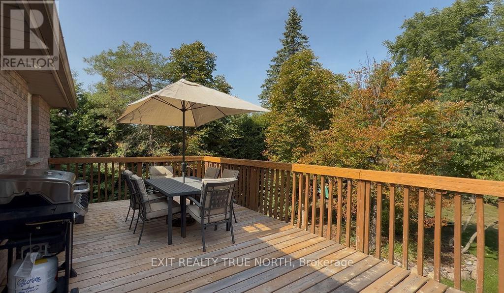 28 Nicholson Crescent, Springwater, ON - Outdoor With Deck Patio Veranda