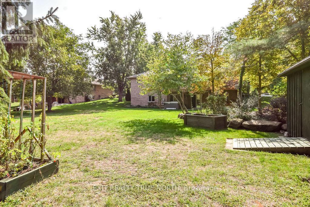 28 Nicholson Crescent, Springwater, ON - Outdoor