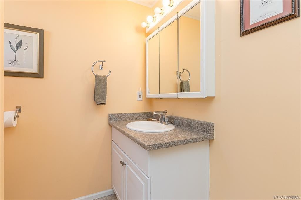 3955 Valewood Dr, Nanaimo, BC