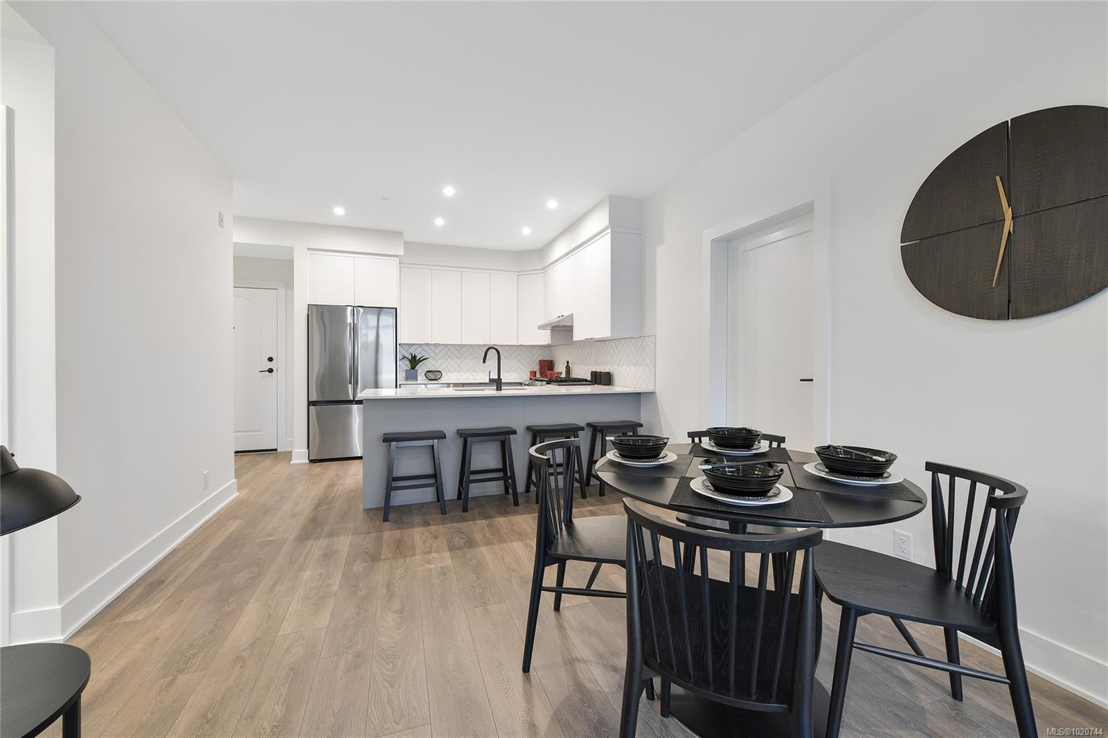 303-1110 Samar Cres, Langford, BC - Indoor Photo Showing Dining Room