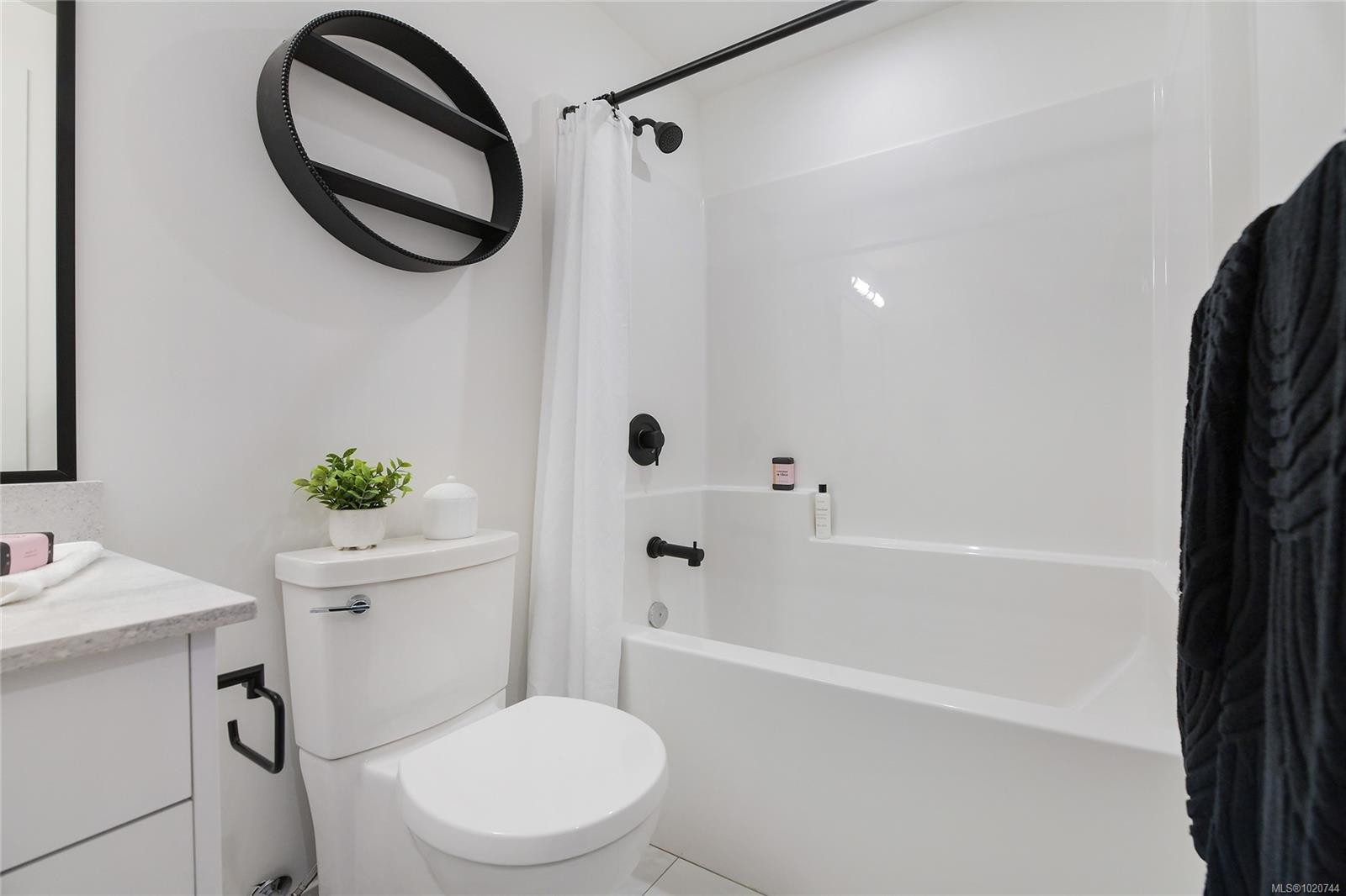 303-1110 Samar Cres, Langford, BC - Indoor Photo Showing Bathroom