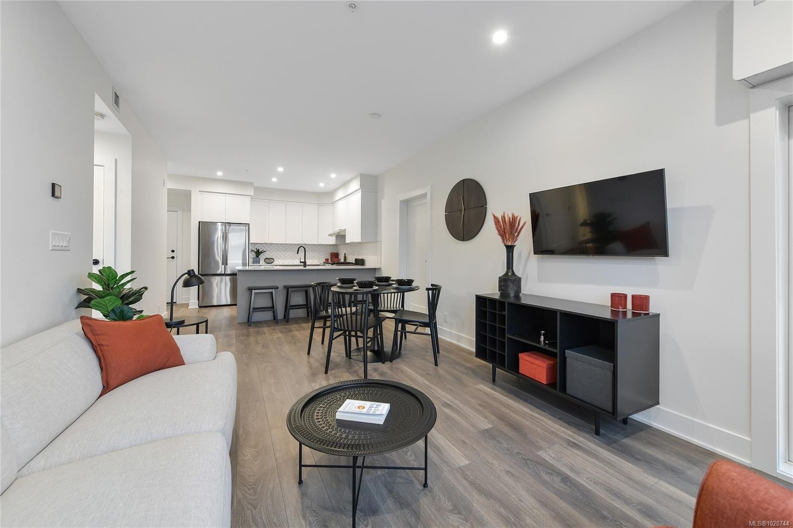 303-1110 Samar Cres, Langford, BC - Indoor Photo Showing Living Room