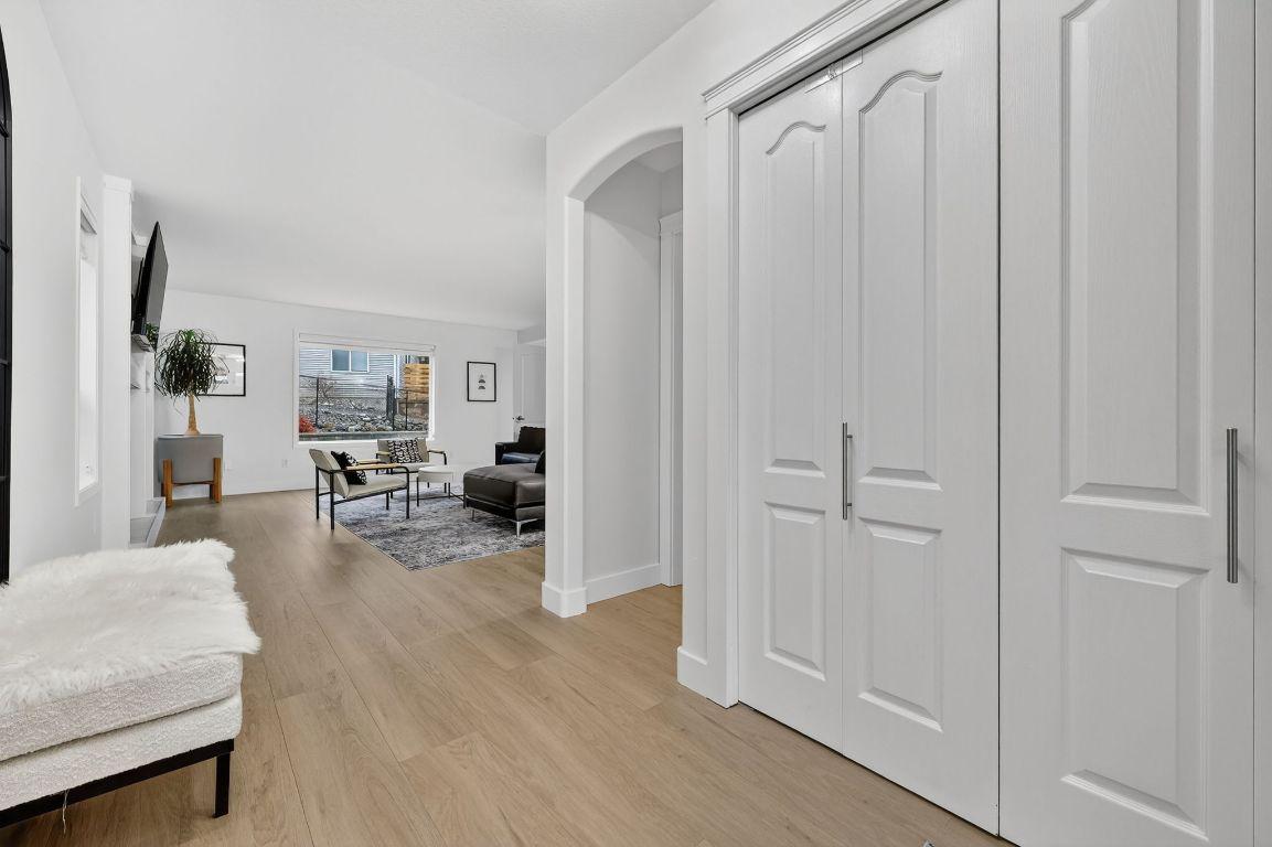 667 South Crest Drive, Kelowna, BC - Indoor