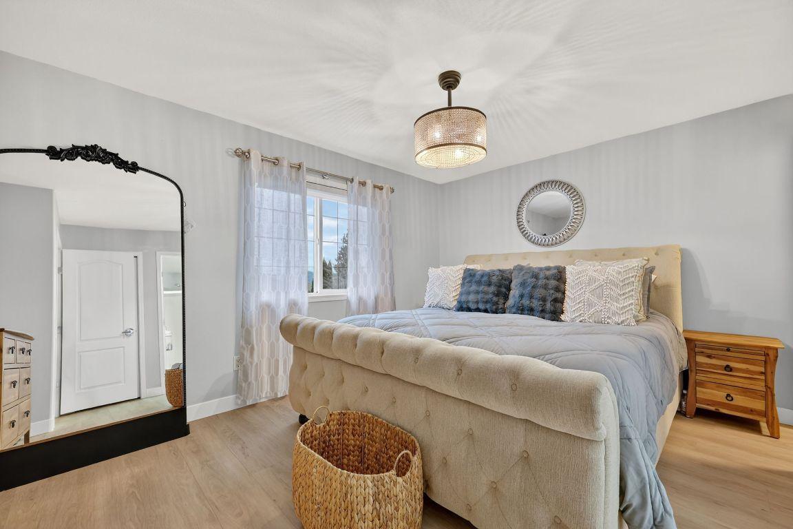 667 South Crest Drive, Kelowna, BC - Indoor Photo Showing Bedroom