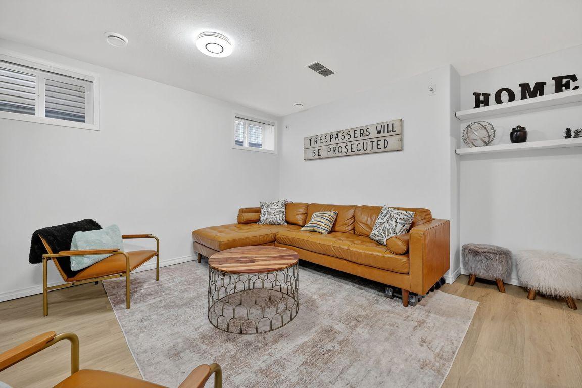 667 South Crest Drive, Kelowna, BC - Indoor Photo Showing Other Room