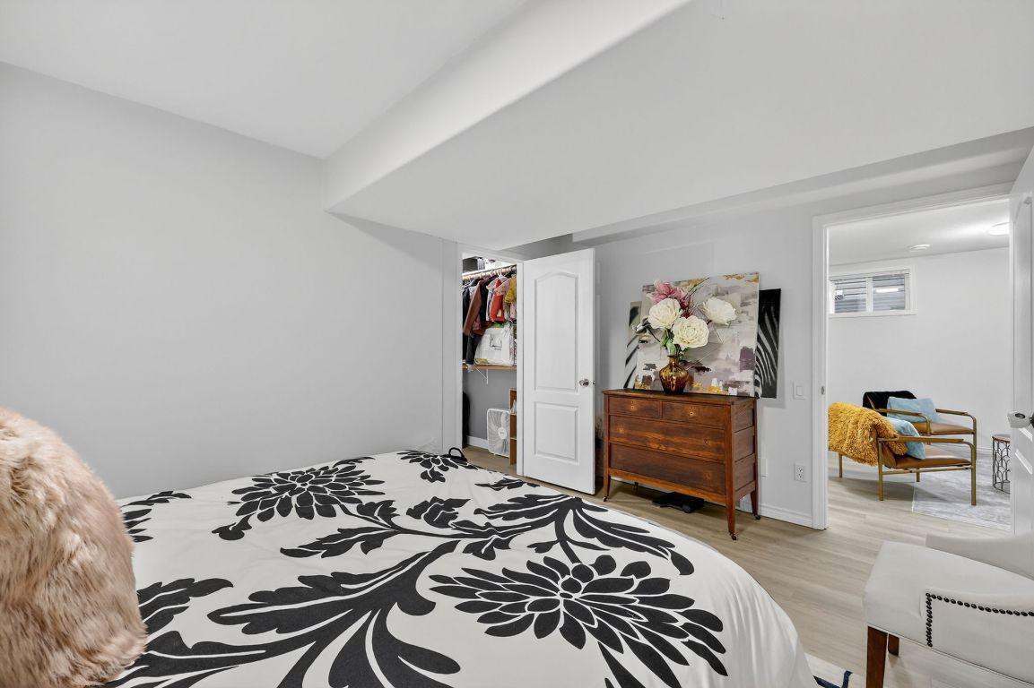 667 South Crest Drive, Kelowna, BC - Indoor Photo Showing Bedroom