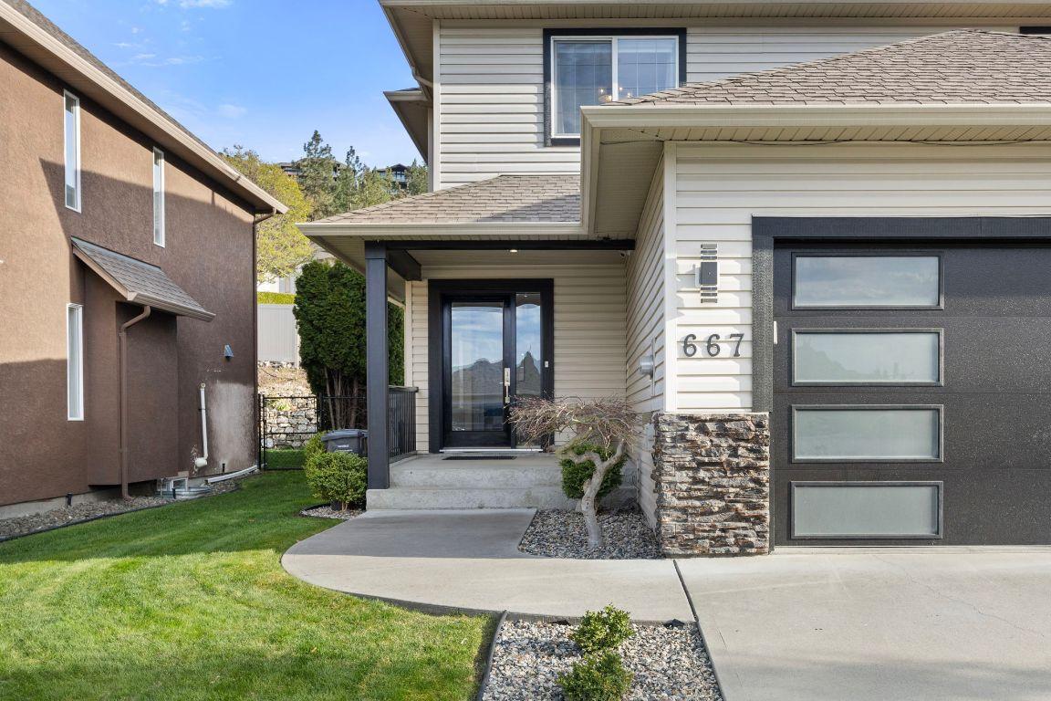 667 South Crest Drive, Kelowna, BC - Outdoor With Facade