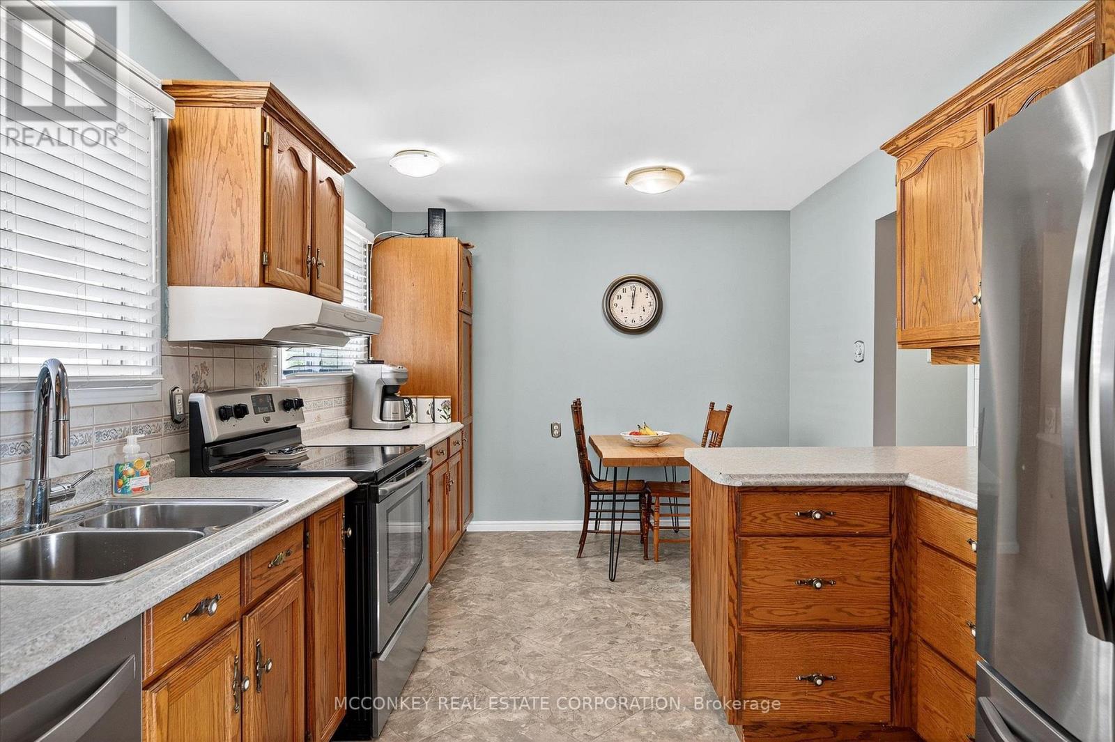 1216 Hilliard Street, Peterborough (Northcrest Ward 5), ON - Indoor Photo Showing Kitchen With Double Sink