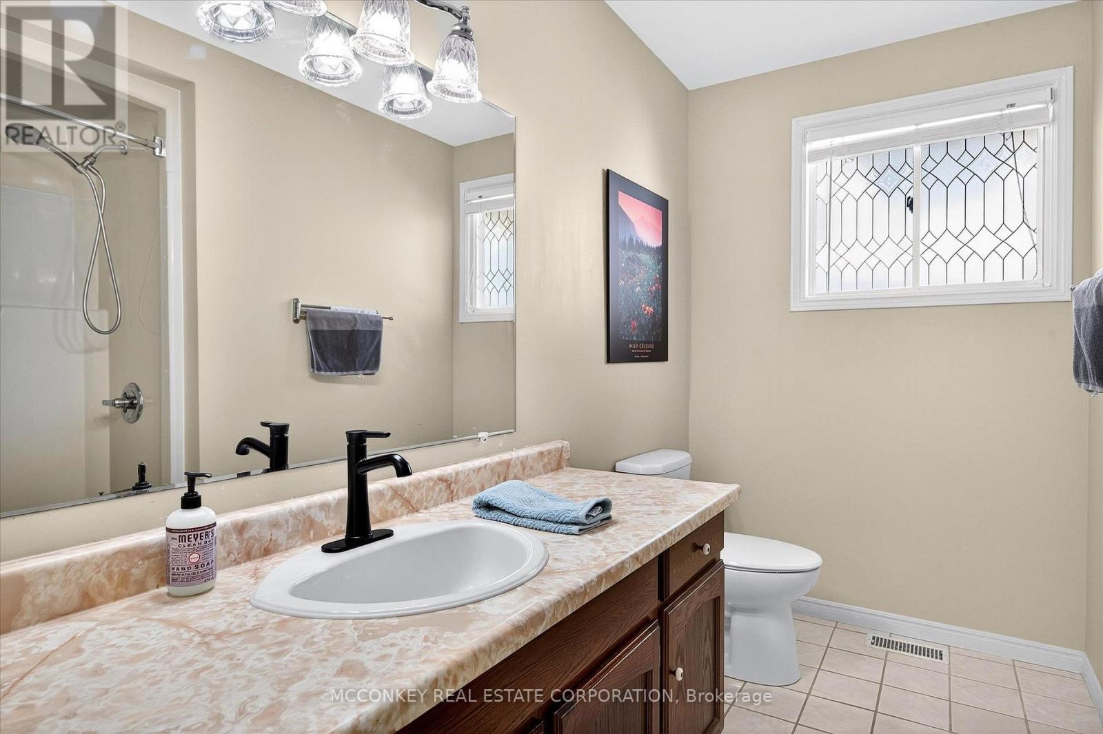 1216 Hilliard Street, Peterborough (Northcrest Ward 5), ON - Indoor Photo Showing Bathroom