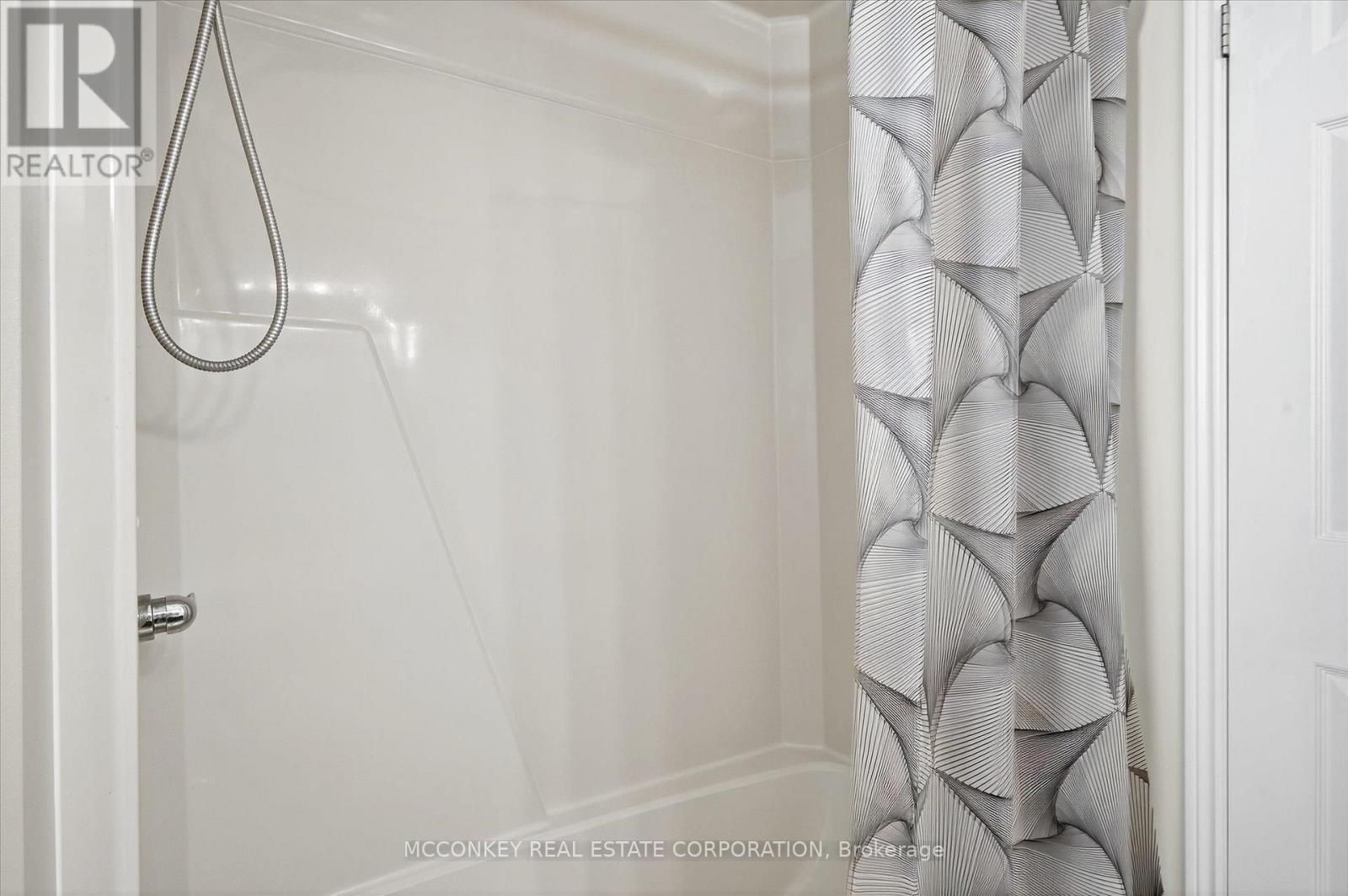 1216 Hilliard Street, Peterborough (Northcrest Ward 5), ON - Indoor Photo Showing Bathroom