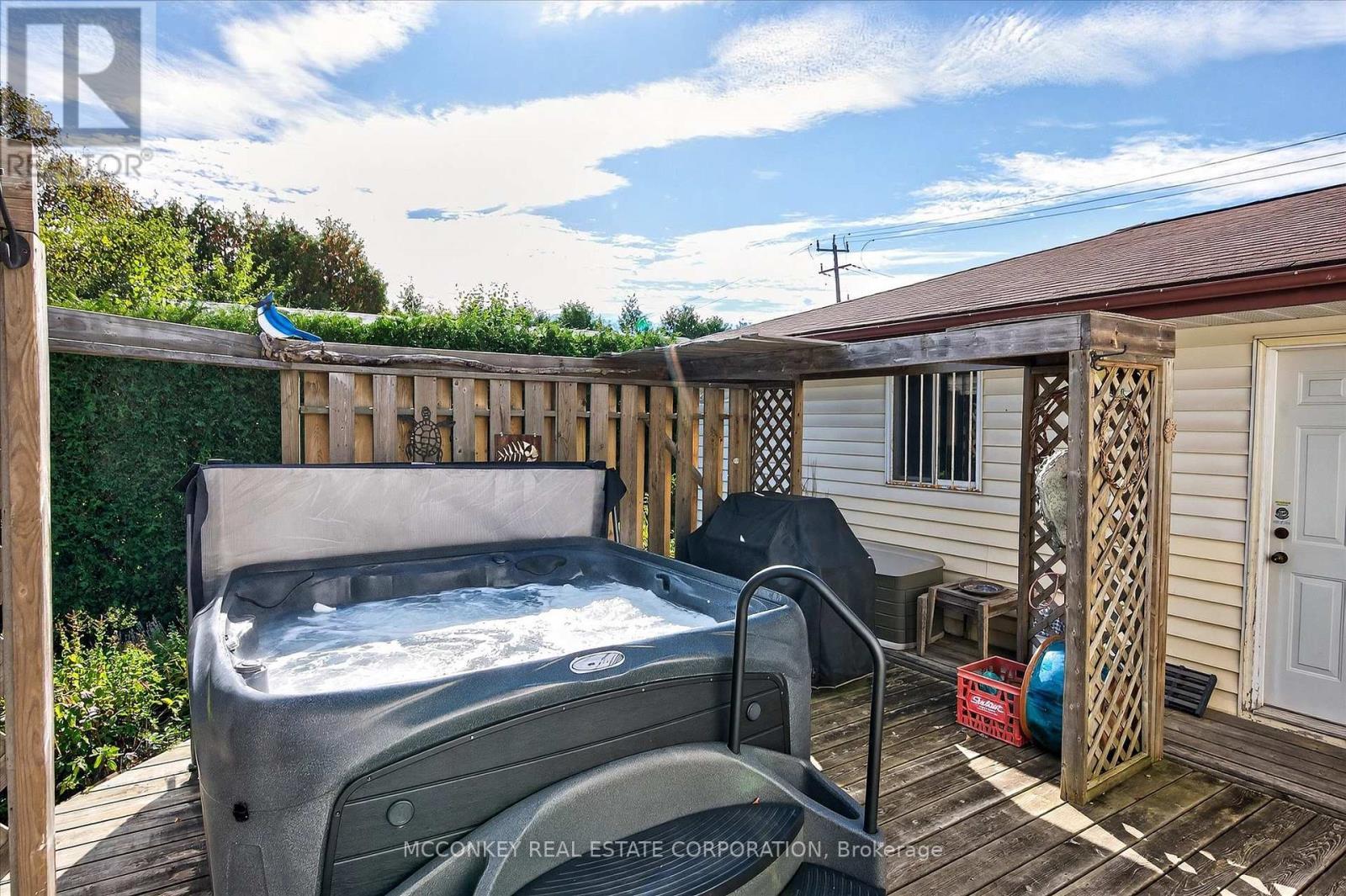 1216 Hilliard Street, Peterborough (Northcrest Ward 5), ON - Outdoor