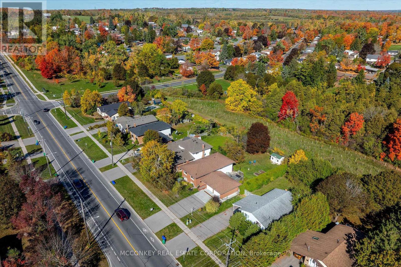 1216 Hilliard Street, Peterborough (Northcrest Ward 5), ON - Outdoor With View