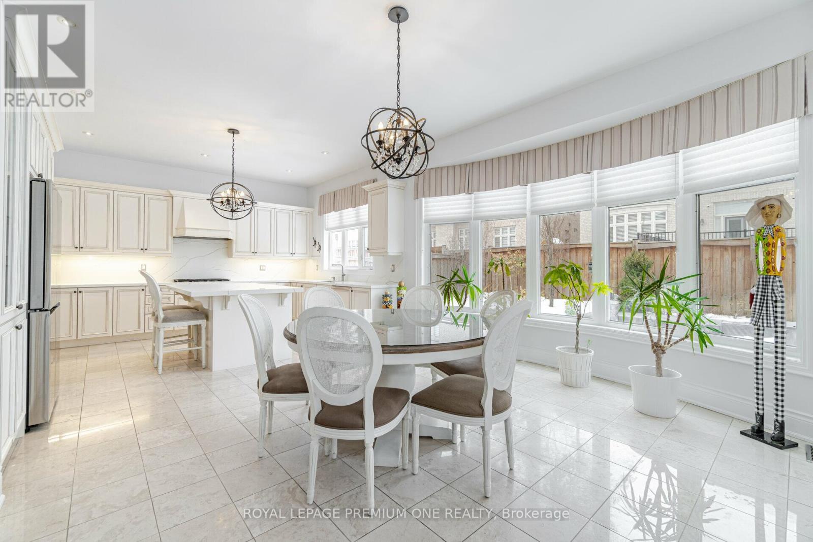 107 Headwind Boulevard E, Vaughan, ON - Indoor Photo Showing Dining Room