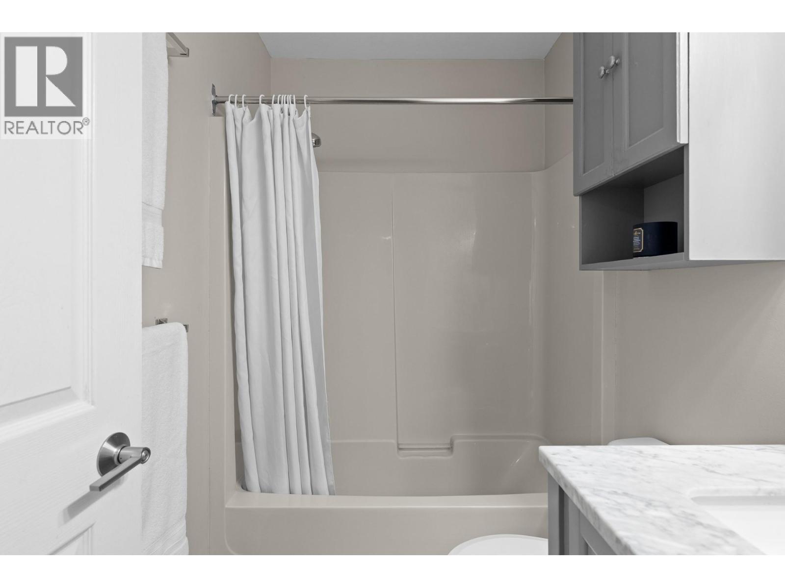 7310 Main Street Unit# 207, Osoyoos, BC - Indoor Photo Showing Bathroom