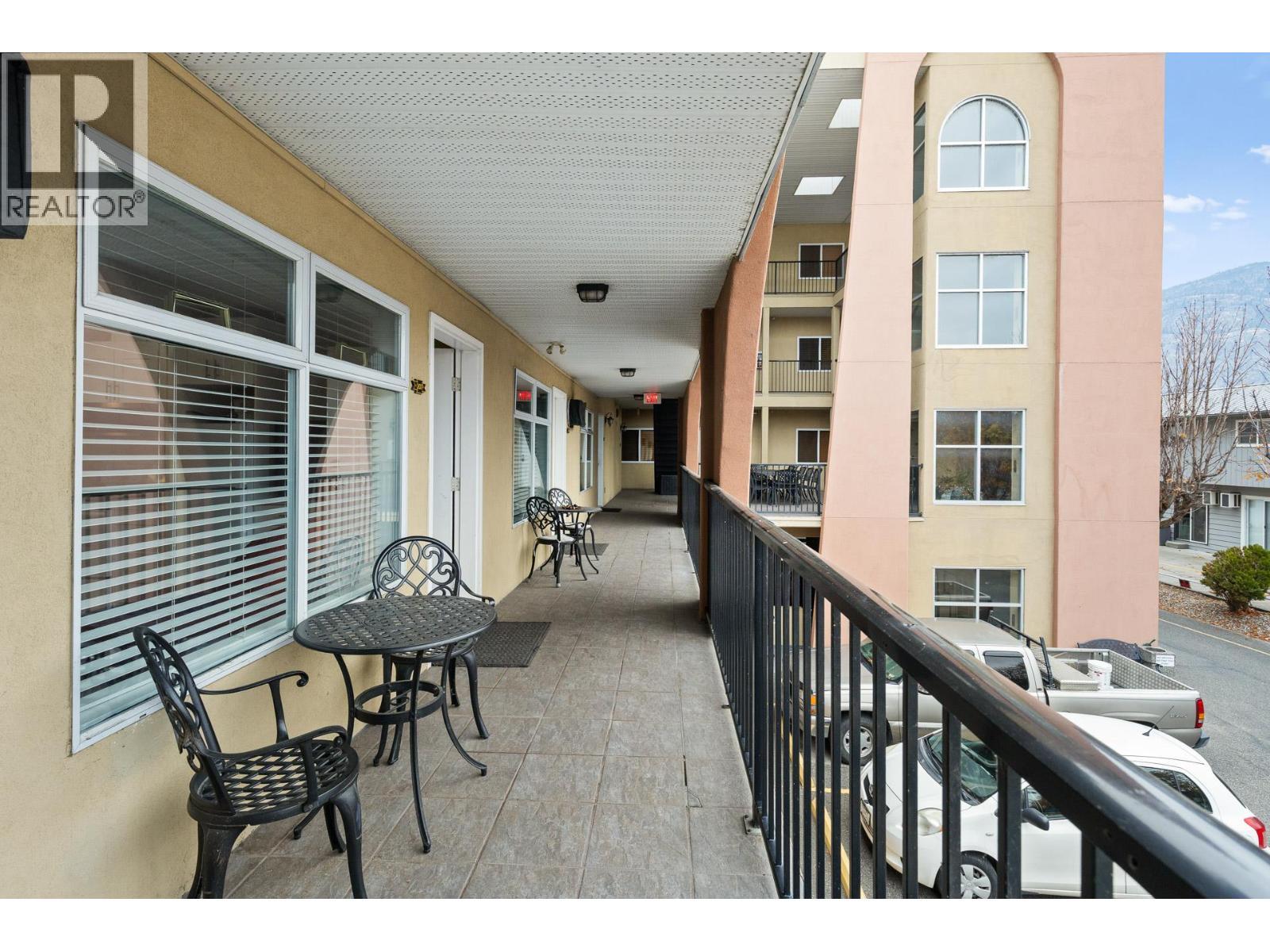 7310 Main Street Unit# 207, Osoyoos, BC - Outdoor