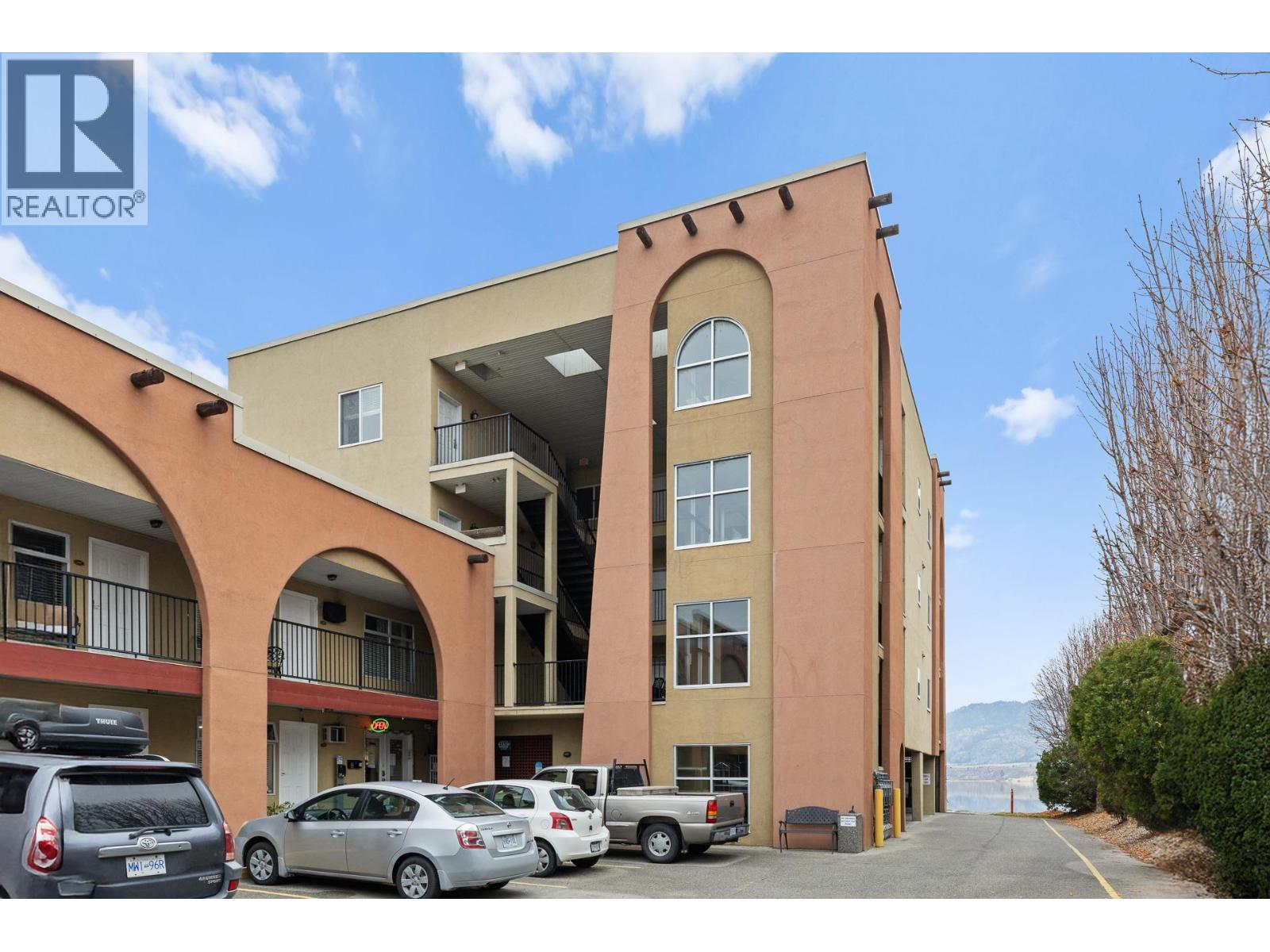 7310 Main Street Unit# 207, Osoyoos, BC - Outdoor