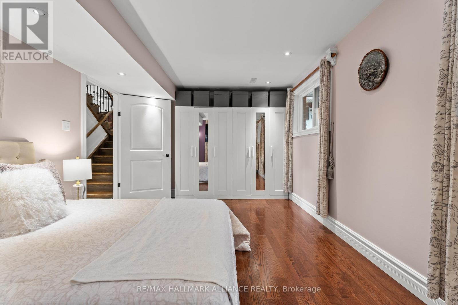 130 Tavistock Square, Oakville, ON - Indoor Photo Showing Bedroom