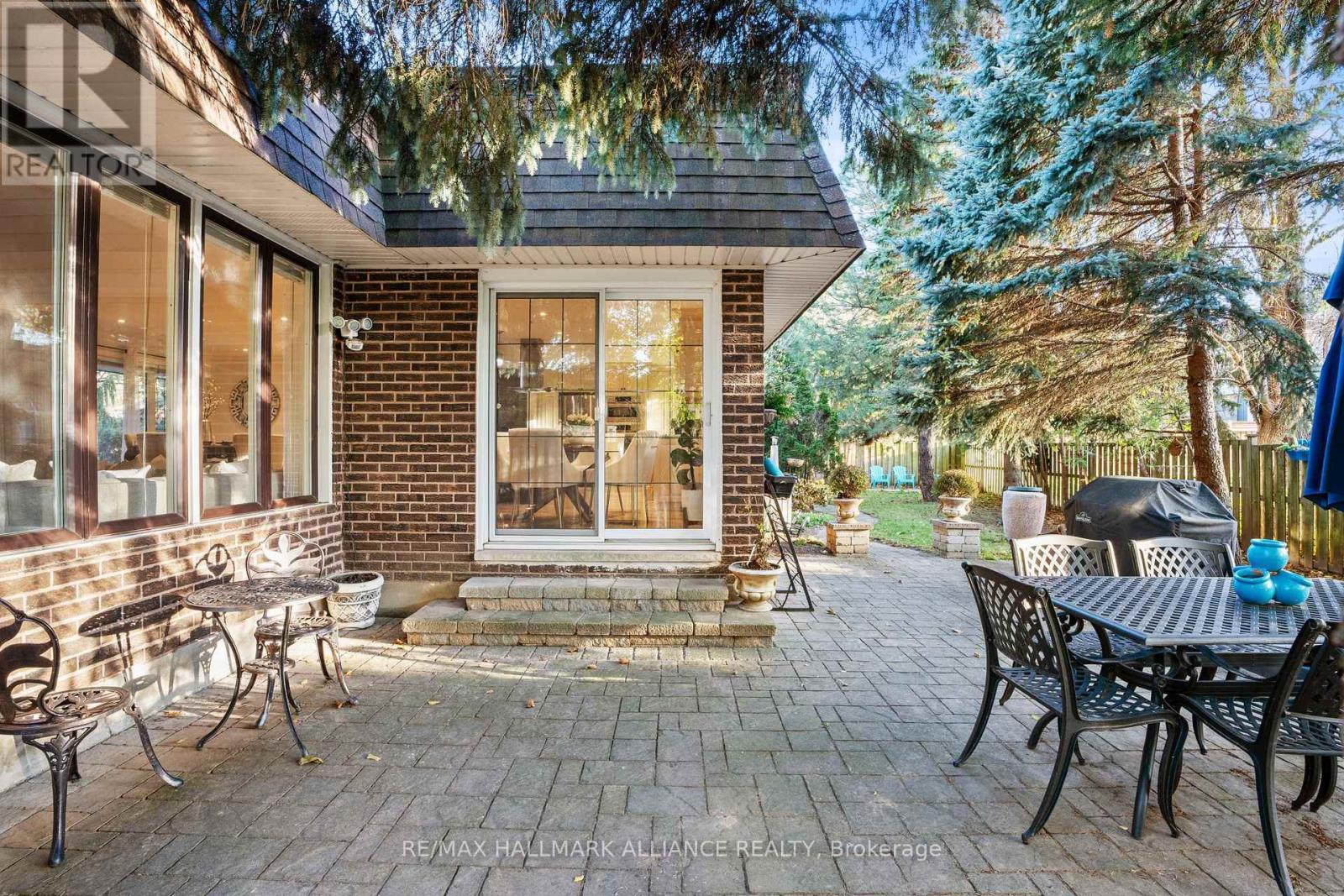 130 Tavistock Square, Oakville, ON - Outdoor With Deck Patio Veranda