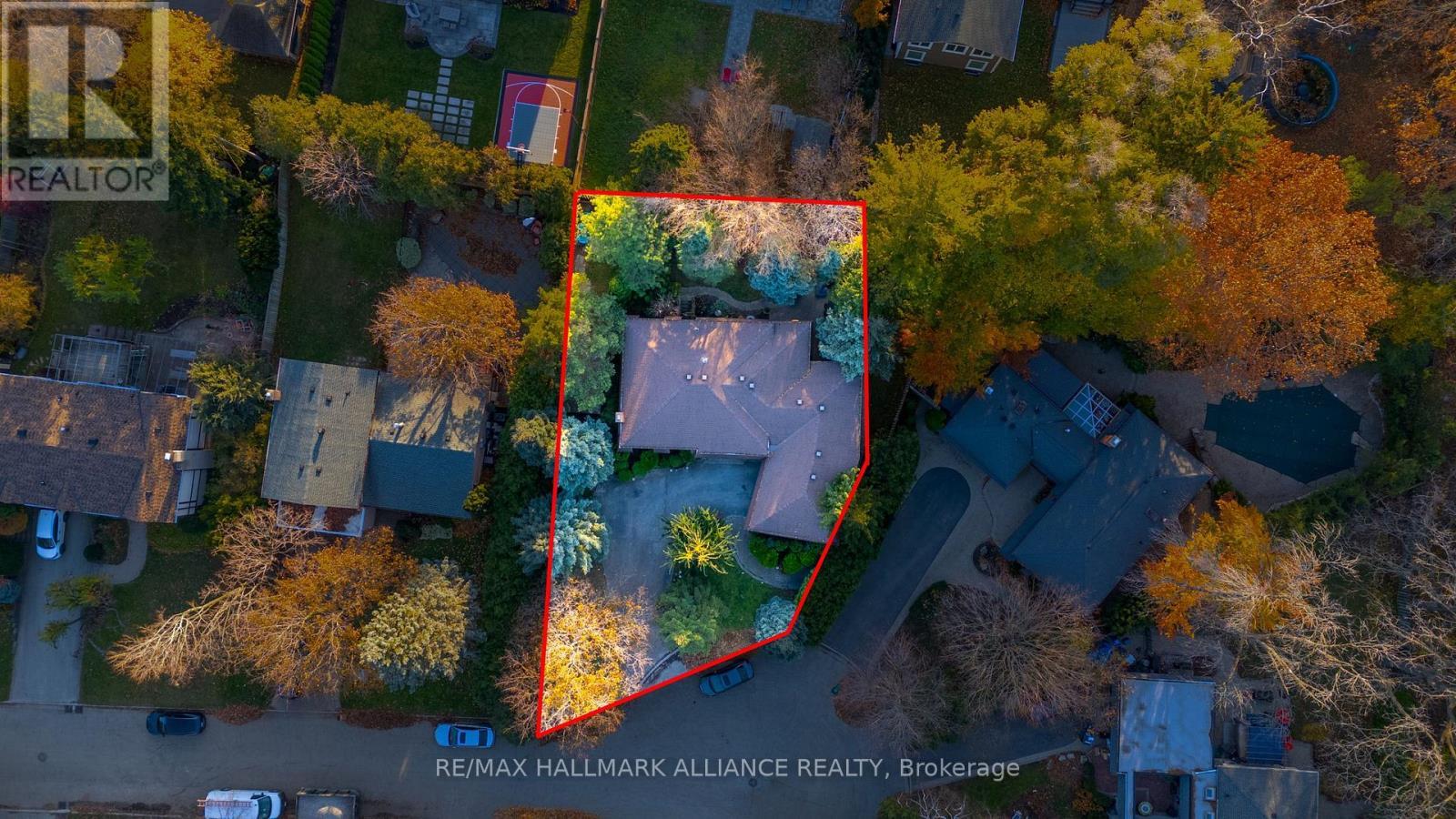 130 Tavistock Square, Oakville, ON - Outdoor