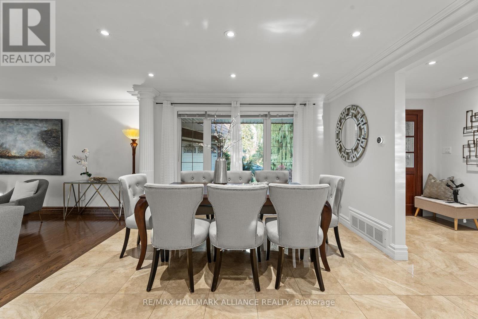 130 Tavistock Square, Oakville, ON - Indoor Photo Showing Dining Room