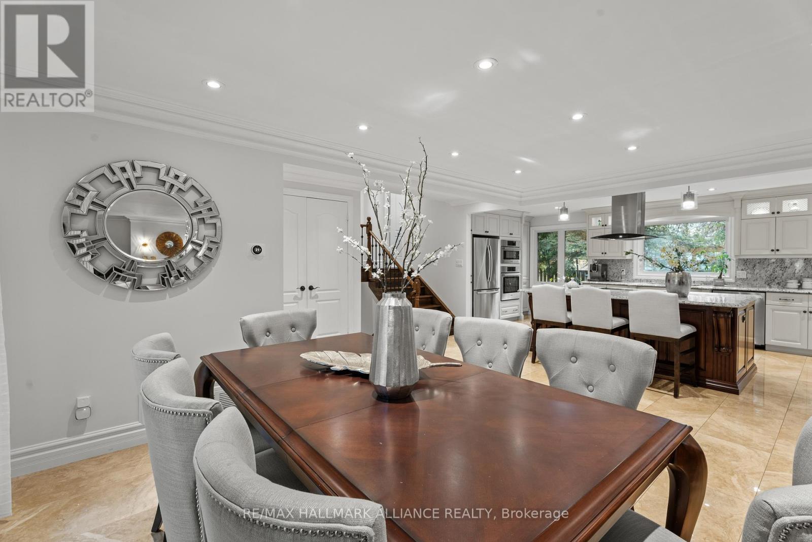 130 Tavistock Square, Oakville, ON - Indoor Photo Showing Dining Room