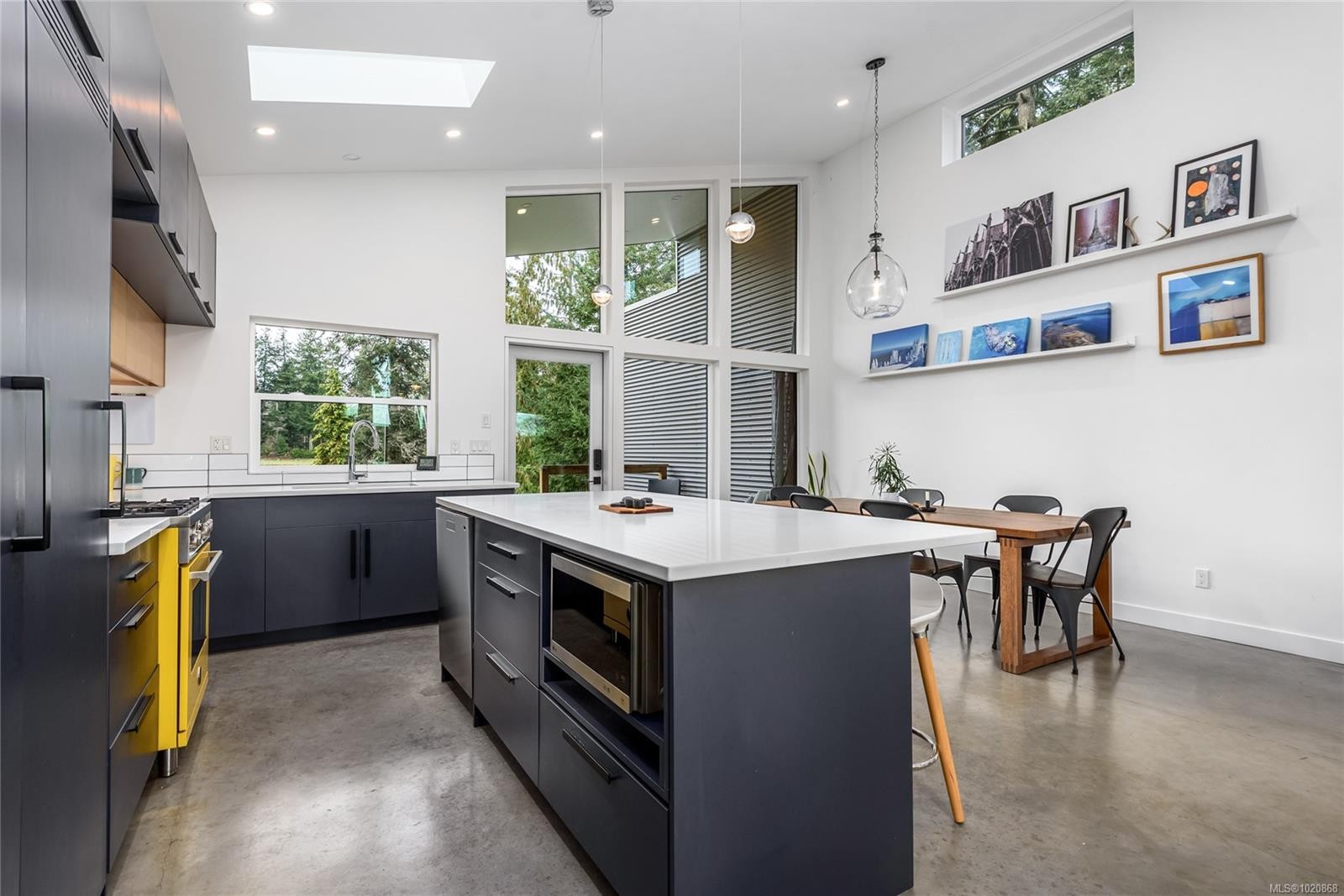 4137 Gartley Point Rd, Royston, BC