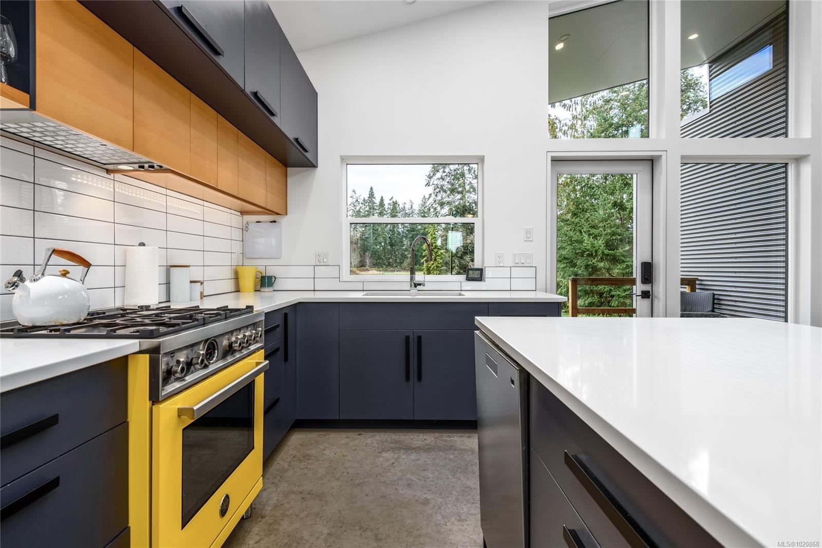 4137 Gartley Point Rd, Royston, BC