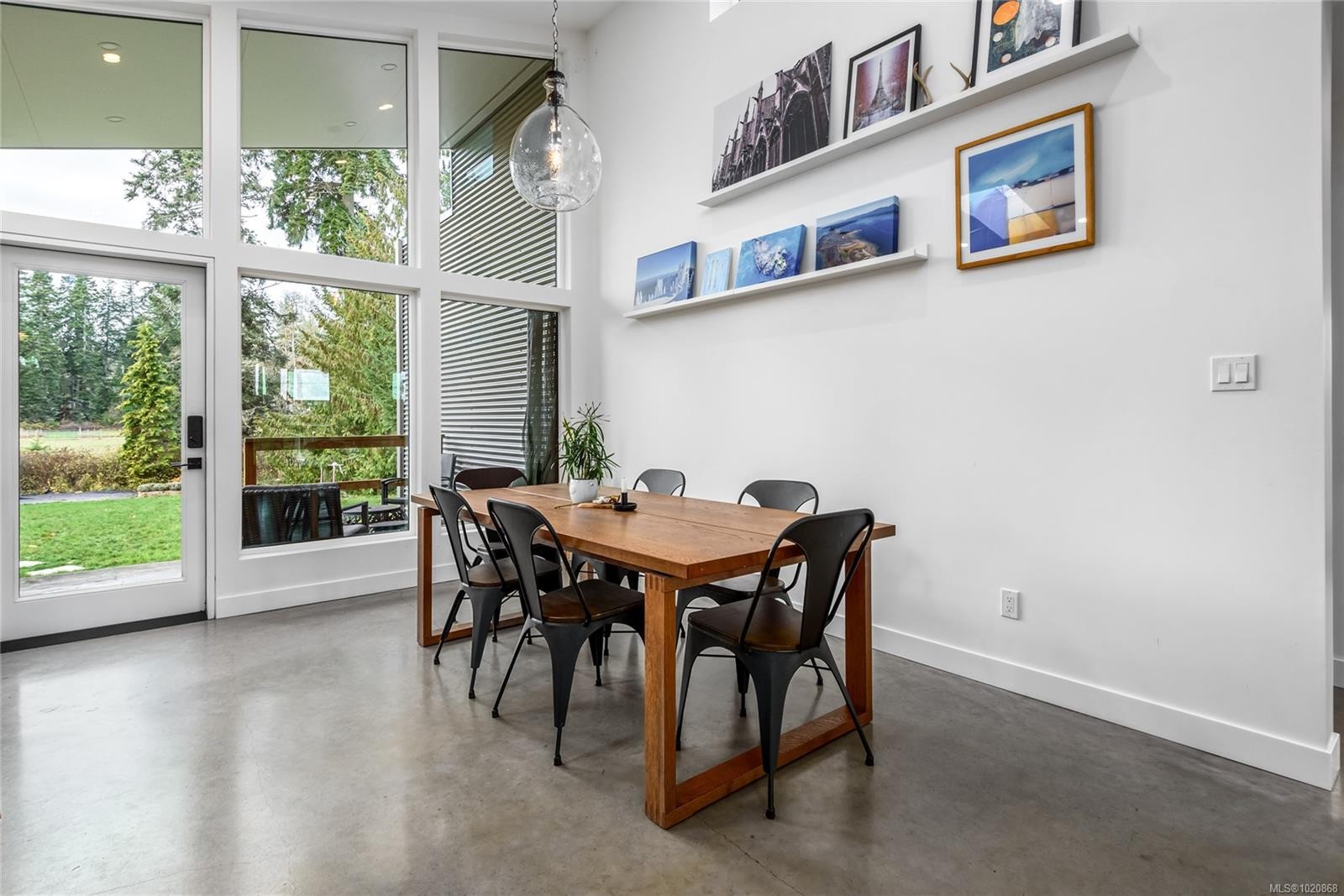 4137 Gartley Point Rd, Royston, BC